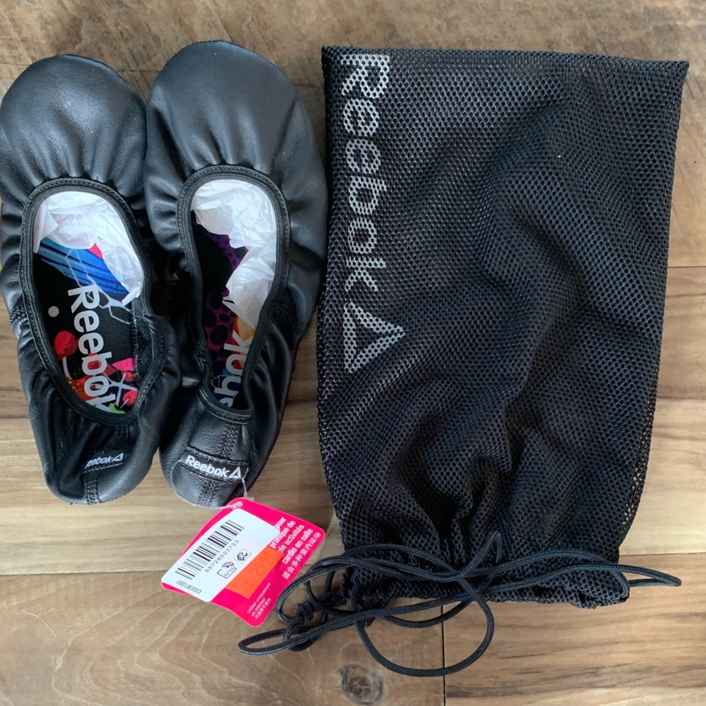 Reebok Slippers with carry bag